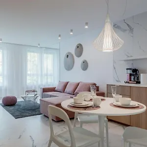 https://chilliapartamenty-platany-powder.kolobrzeghotels.com